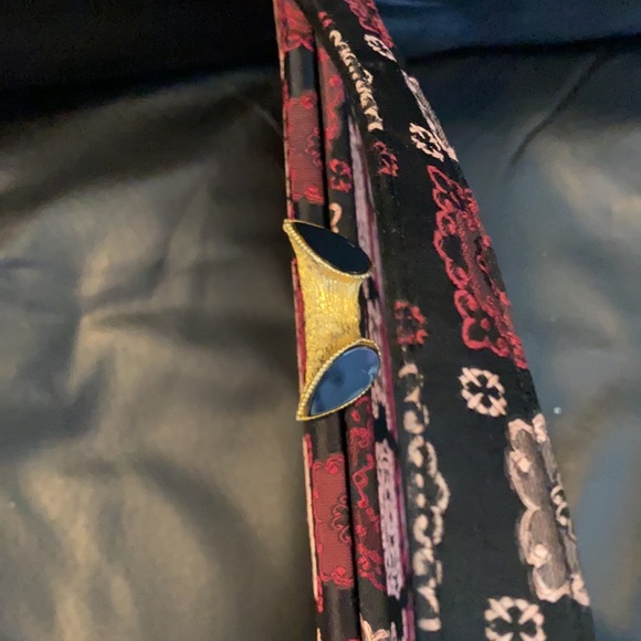 Vintage bag with chic style is perfect 🌺 - Picture 8 of 9